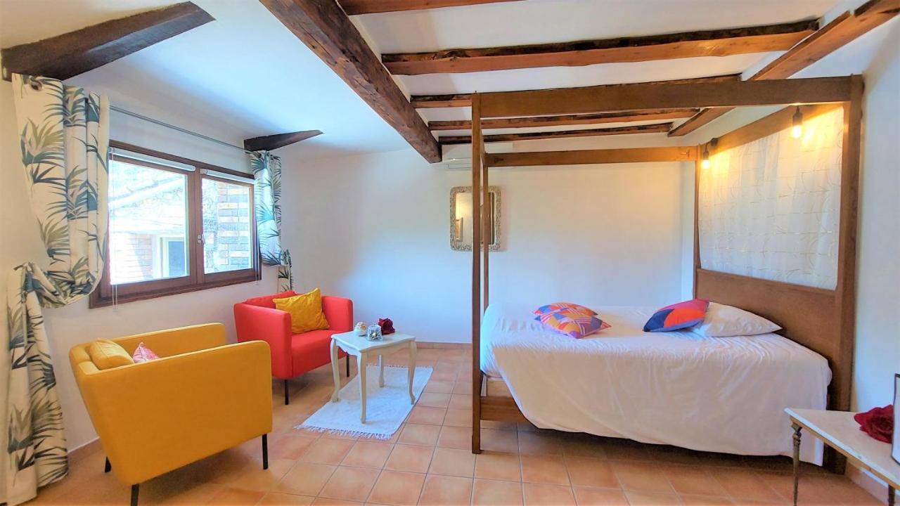 La Bergerie Du Moulin (Adults Only) Bed & Breakfast Taradeau Екстериор снимка