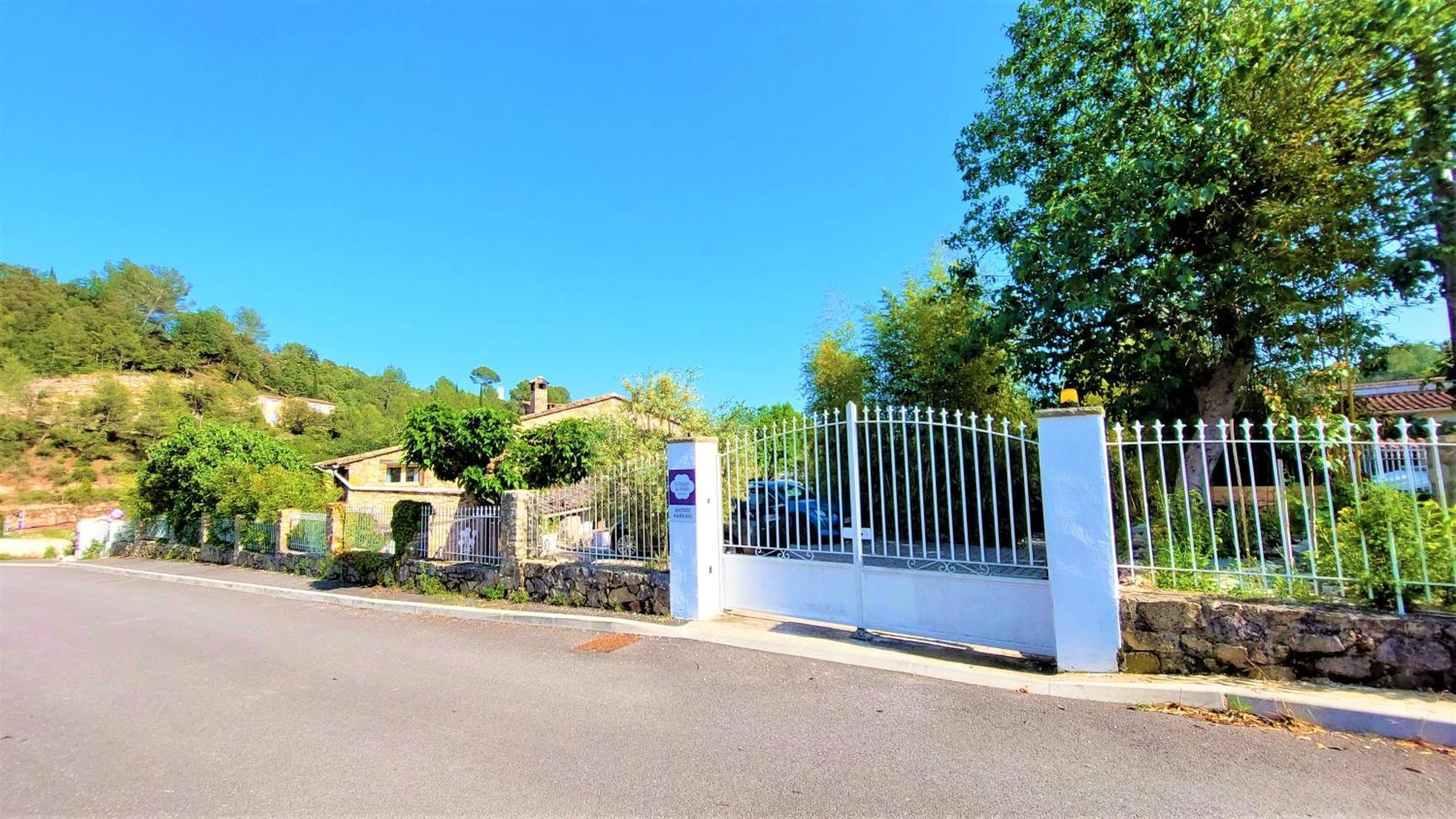 La Bergerie Du Moulin (Adults Only) Bed & Breakfast Taradeau Екстериор снимка