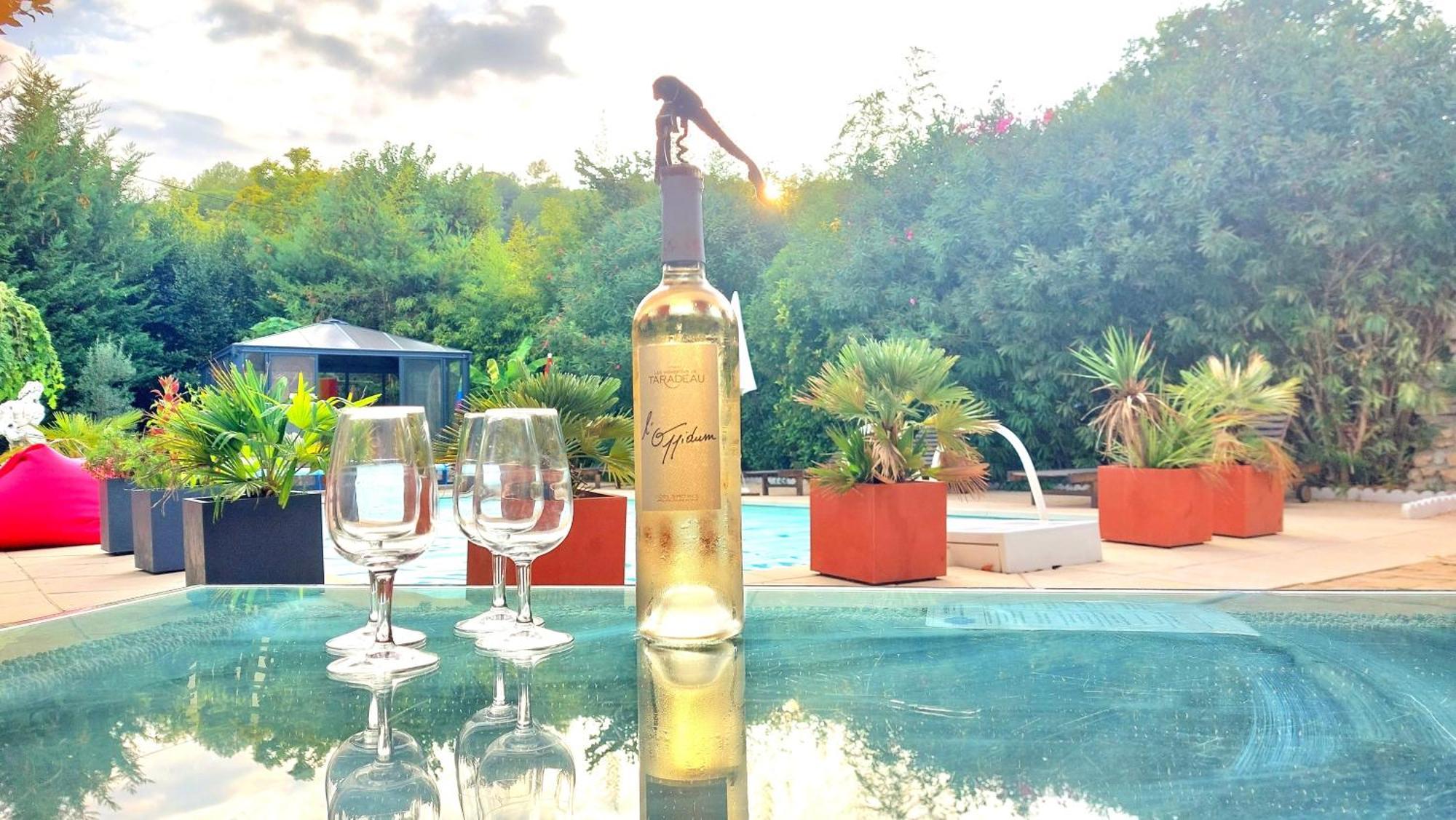 La Bergerie Du Moulin (Adults Only) Bed & Breakfast Taradeau Екстериор снимка